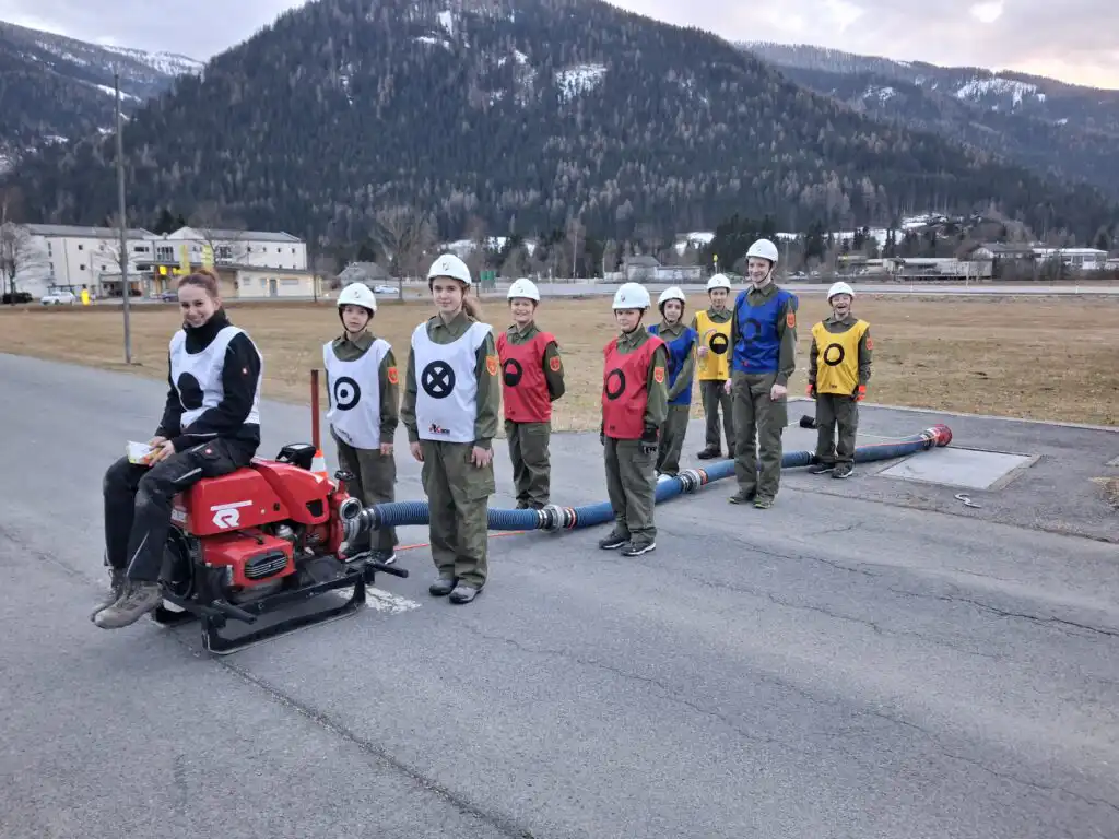 Erste Übung der FJ Patergassen